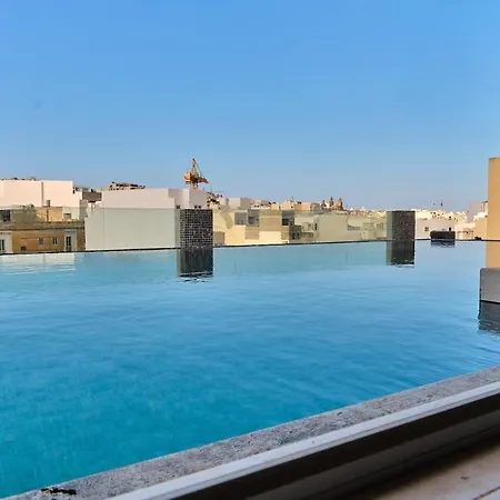 Lovely Penthouse With Massive Pool * Gzira